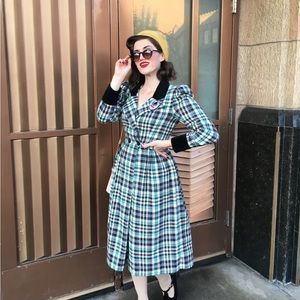 Vintage 90’s does 40’s plaid dress velvet collar